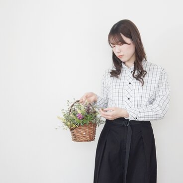 モノトーンチェックフリルブラウス