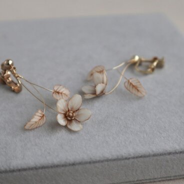 Whitestar pierce/earring