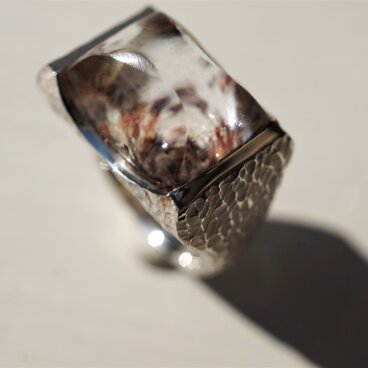 ガーデンクオーツリング赤