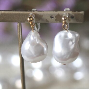 卒業式　入学式*大粒バロックパール　ノンホールピアス イヤリング　オイスターパール　卒園式　入園式 結婚式　軽いピアス