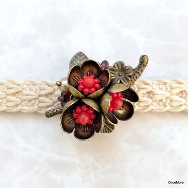 梅の花の帯留め小枝Ver.（紅）Ｂ