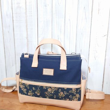 4wayネイビー倉敷帆布と紺の花柄とベージュ合皮の四角いリュック＋バック（横型）
