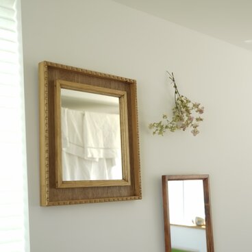 壁掛けの鏡　ナチュラル
