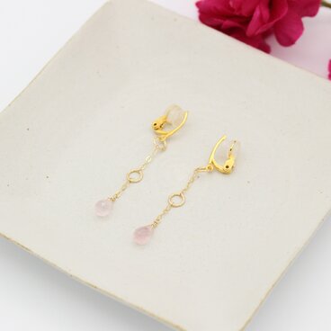 痛くないイヤリング/ピアスみたい/ローズクォーまるとしずくのイヤリング