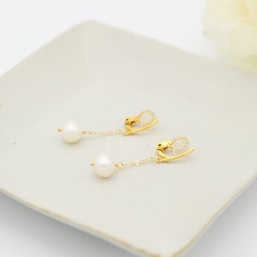 痛くないイヤリング/ピアスみたい/ころりんパールのイヤリング