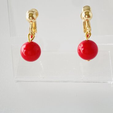 ３月誕生石！【イヤリング】シンプル・1粒丸玉・珊瑚♪