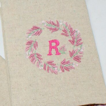 「ライラックの花・刺繍(B)」リネンのブックカバー ☆ 希望イニシャル名入れ♪
