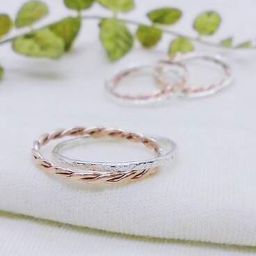 繊細リング（2連・シルバー×1／銅ツイスト×1）