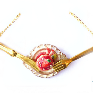 (G)Strawberry Cake Necklace