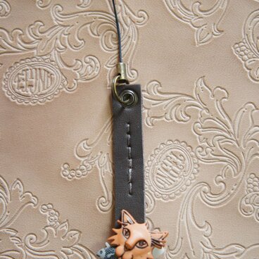 魚を食べる前と後ストラップ