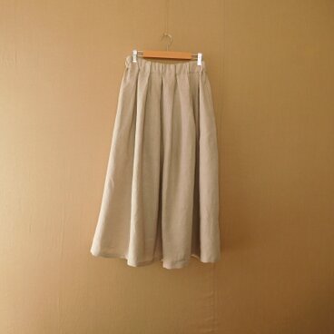 リネンのタックスカート　きなり　