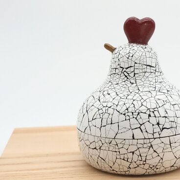 ハートのトサカの鶏小物入れ(白)