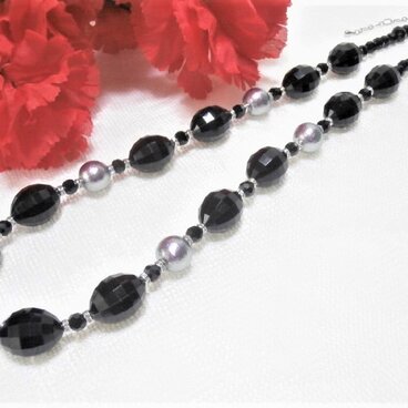 B8045　ブラックカラーのネックレス SOLD