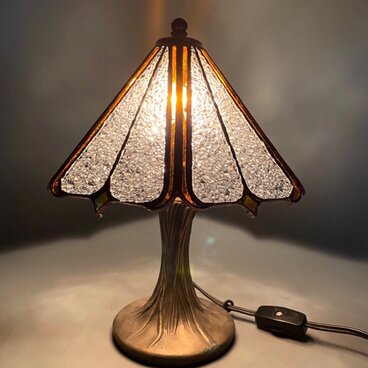 モダンテーブルランプ