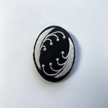 すずらん ブローチ