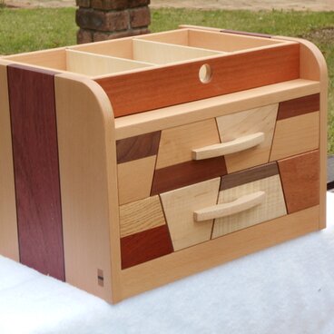 銘木で作った2段＋1段の隠し個所付引き出し