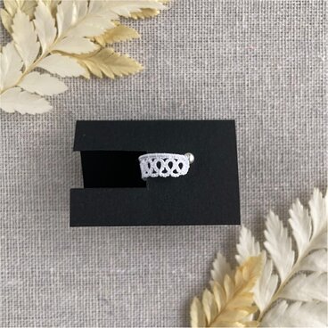 レースのイヤカフ simple 白 | tatting lace