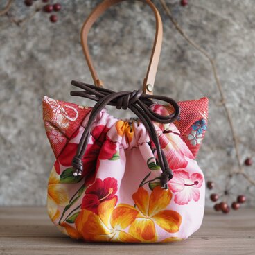 猫型の台湾花柄x絹織物regular巾着ポーチ(一点作品)