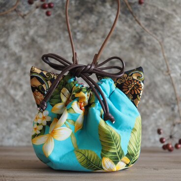 猫型の台湾花柄x絹織物regular巾着ポーチ(一点作品)