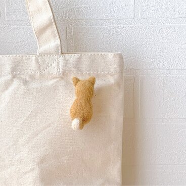 くっつき柴犬＊フェルトのブローチ