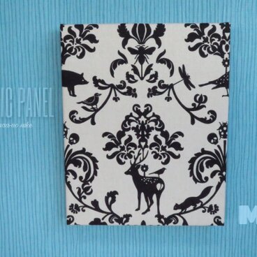 森の動物たちのシルエットダマスク　木製ファブリックパネル　Mサイズ