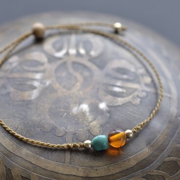 ターコイズ＆アンバー　マクラメブレスレット　ゴールデンブラウン