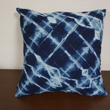 藍染のクッションカバー