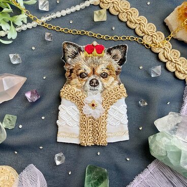 高貴なお犬様刺繍ブローチ8