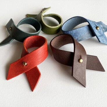 本革　傘タグ（アンブレラタグ）【しっとりカラー５色】　迷子札・ペットボトルマーカーにも☆　イタリアンレザー使用