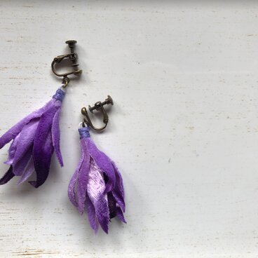 染め布　タッセルピアス・イヤリング　 purple