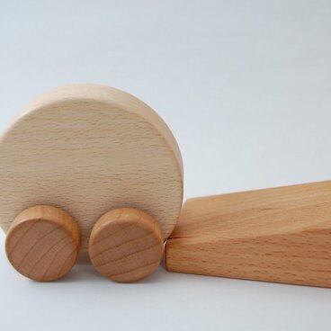 くるりんカー　「グッドトイ2010」選定玩具です