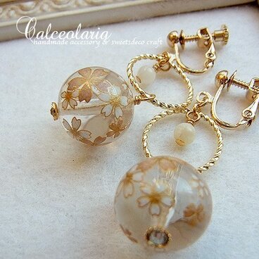 サクラ転写玉のイヤリング (ピアス)
