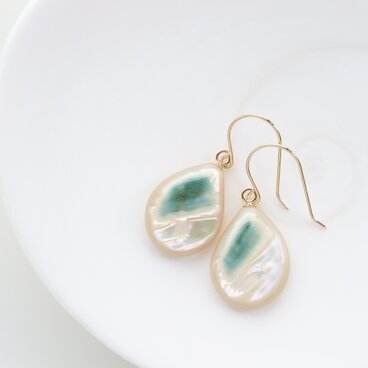 【k18】夜光貝ピアス