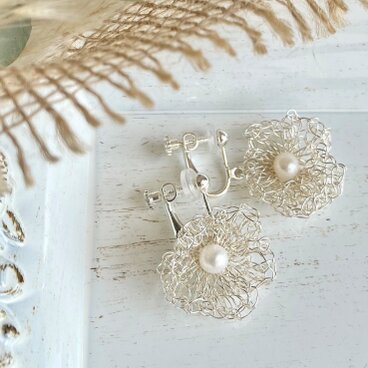 花　イヤリング　淡水パール　金アレ対応　ピアス可能　シルバー　花編み　ワイヤーレース　ワイヤー編み　送料無料　可愛い