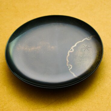 雪輪文様蒔絵中皿