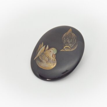 鴛鴦漆蒔絵　ブローチ　