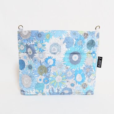 スザンナブルーの2Wayバッグインバッグ（ナスカン付き）