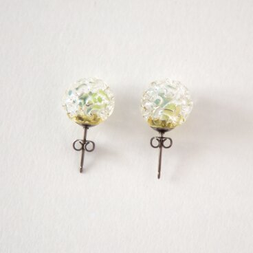 【イギリス製】ハンドメイド  フェルト入り ガラスピアス