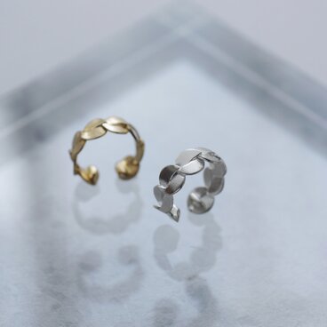 ツイストイヤカフ