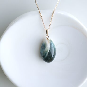 【 k18】夜光貝ネックレス　ツートンカラー　セミロング60cm