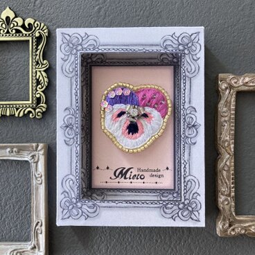 想いの色が咲くお花　刺繍ブローチ