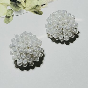 つぶつぶビーズのイヤリング