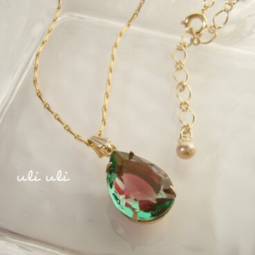 *遠い思い出*　ローズ＆ペリドットのネックレス