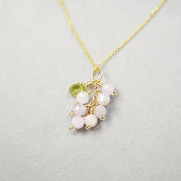 果実シリーズ：ぶどう〜14kgfクンツァイトとペリドットのネックレス