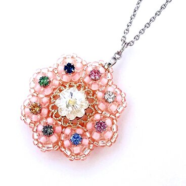 【魔法陣】秋の彩り・秋桜・フラワーリース【曼荼羅】(ネックレス/ブローチ/バックチャーム)