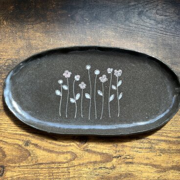 NO.72オーバル皿（花柄）黒
