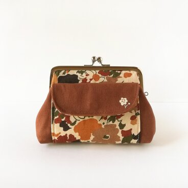 ★親子がま口★秋色フラワープリント　小さな白い花　がま口財布　和風　　ポケット付き