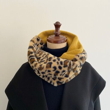 異素材ドッキングスヌード　高級フリース生地×エコファー　ふわふわ　あたたかい　かぶるだけでスヌード　秋冬　レオパード×イエロー