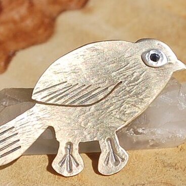 メジロちゃん　真鍮ピンズ