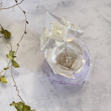 ほのかに香るフラワー・ホワイト